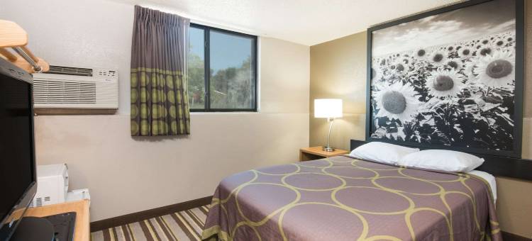 詹姆斯敦速8酒店(Super 8 by Wyndham Jamestown)图片