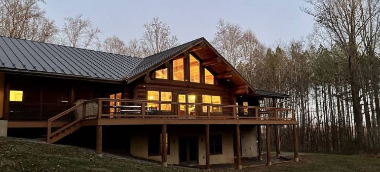 Relaxing log home on a private mountainside in Rappahannock County, Virginia图片