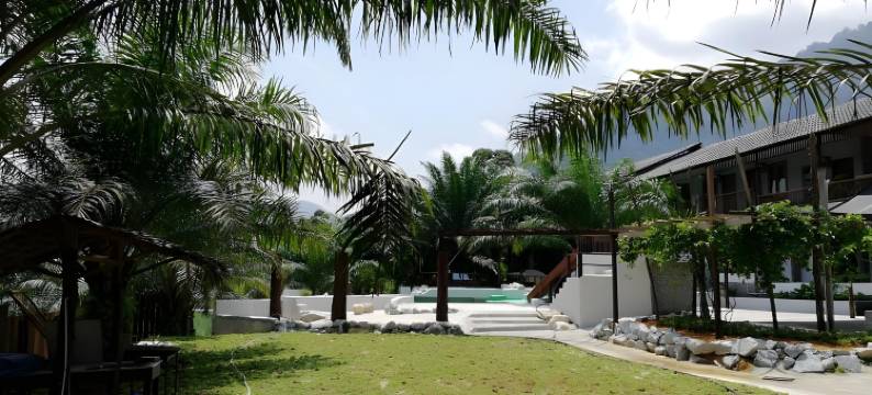 萨霍姆湖艾姆布恩度假村(Embun Resort Lake Sahom)图片