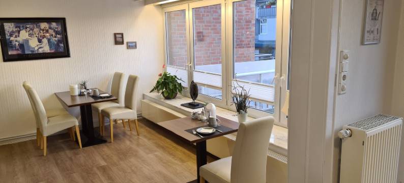 弗朗西斯戛纳集餐厅酒店(Franziskaner am Markt)图片