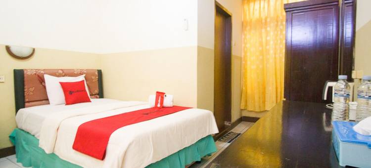 红多兹Plus酒店-近比通港(RedDoorz Plus Near Pelabuhan Bitung)图片