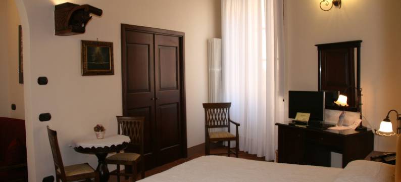 装修的刺猬(Meublé il Riccio)图片