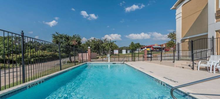 登顿速8酒店(Super 8 by Wyndham Denton)图片