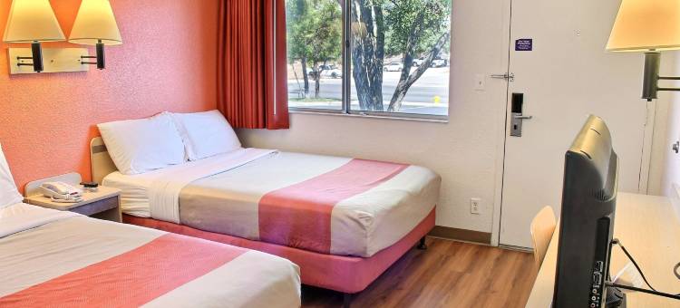 阿塔斯卡德罗6号汽车旅馆(Motel 6 Atascadero, CA)图片