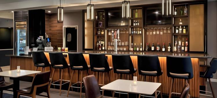 新卡罗尔顿兰德沃万怡酒店(Courtyard New Carrollton Landover)图片