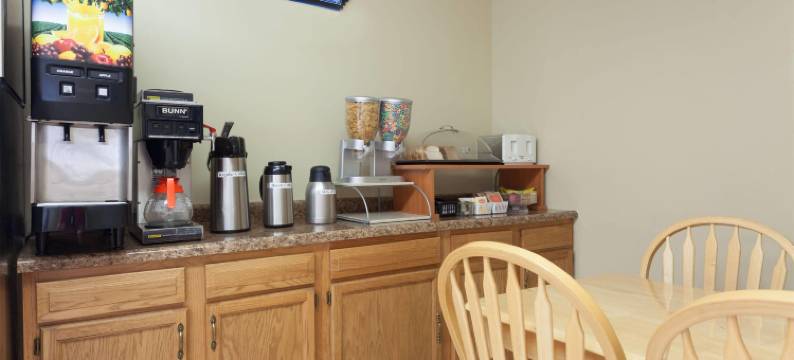 西摩Travelodge by Wyndham(Travelodge by Wyndham Seymour)图片