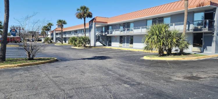 北查尔斯顿郊区酒店-I-526(Suburban Studios North Charleston I-526)图片