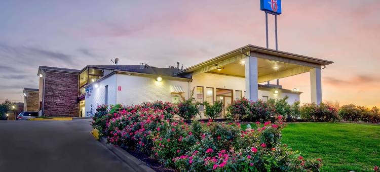 格兰德河6号汽车旅馆(Motel 6 Grand Rivers, KY)图片