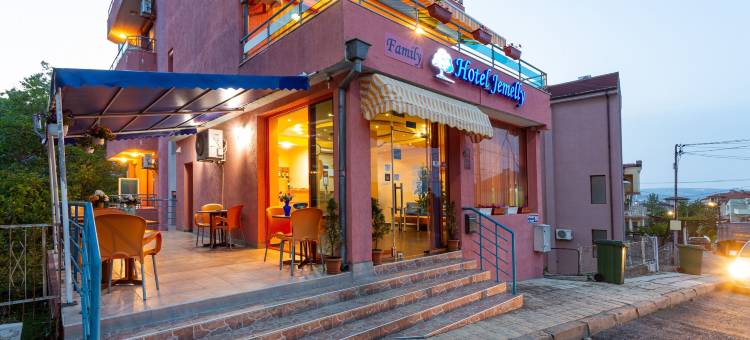 杰梅利酒店(Family Hotel Jemelly)图片