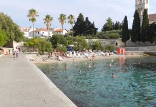 Apartments Jacky Hotel Overview