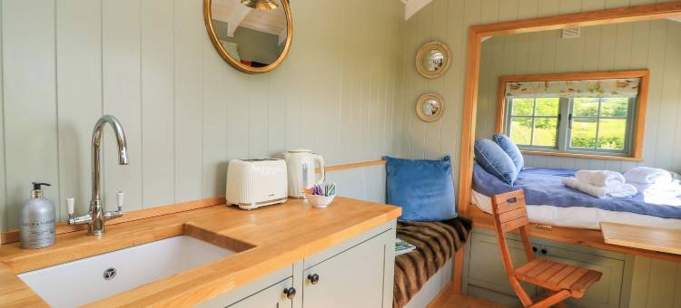 鹅鸣小屋(Goose Whistle Hut)图片