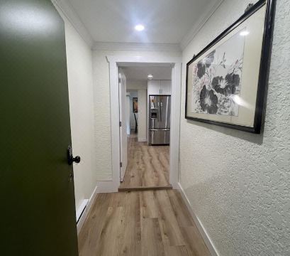 Quite House Near the Vancouver Airport Hotel Overview