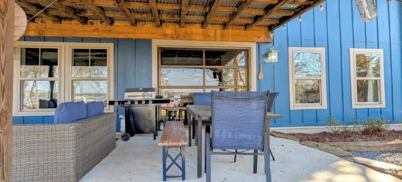 The Tillery Barndo - Two bedrooms/loft, dock, flat lot, spa, trampoline, golf图片