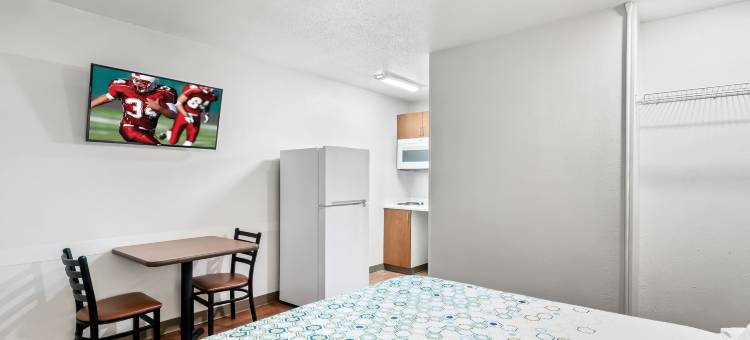 底特律-利沃尼亚霍姆汤开放式公寓(HomeTowne Studios Detroit - Livonia)图片