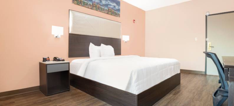 OYO 阿代尔斯维尔卡尔洪南I-75酒店(OYO Hotel Adairsville Calhoun South I-75)图片