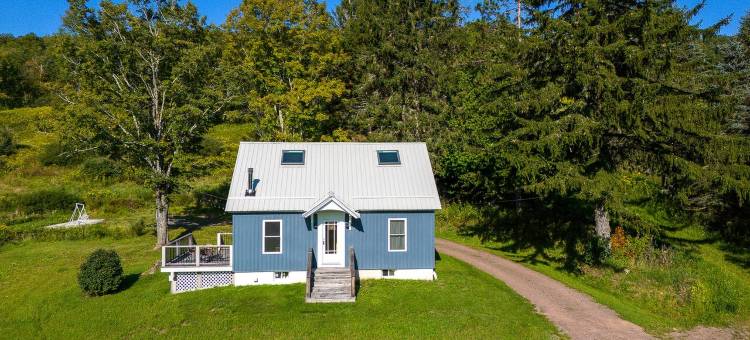 Charming Cottage with Scenic Trails - Cozy Summer Escape图片