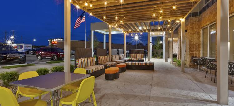 底特律西布鲁姆菲尔德希尔顿惠庭酒店(Home2 Suites by Hilton West Bloomfield Detroit)图片