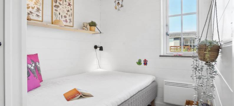 "Ovine" - 300m from the Sea图片