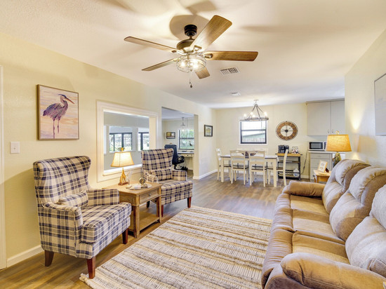 湖滨威尔士度假租赁,直通运河!