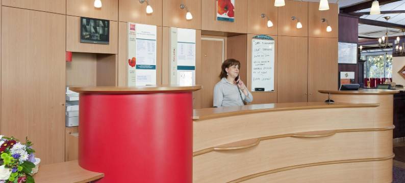 宜必思沙特尔西卢斯酒店(Ibis Chartres Ouest Lucé)图片