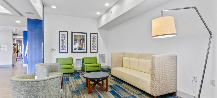 智选假日套房酒店芒特艾里 by IHG(Holiday Inn Express & Suites Mount Airy by IHG)图片