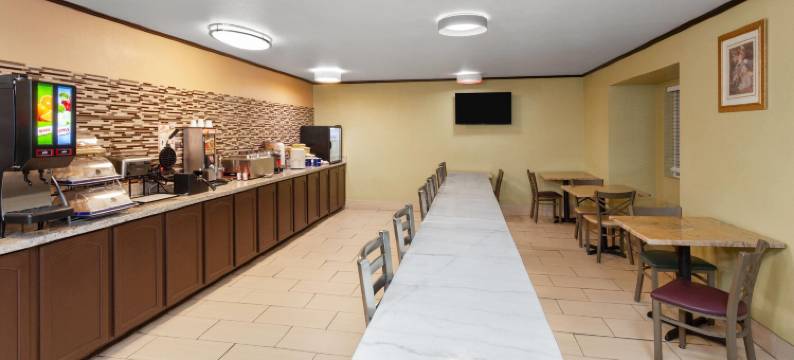 艾尔威海兹/斯波坎机场戴斯套房酒店(Days Inn & Suites by Wyndham Spokane Airport Airway Heights)图片