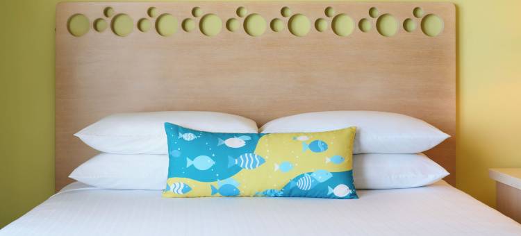 雅诗顿威基基环岛酒店(Aston Waikiki Circle Hotel)图片