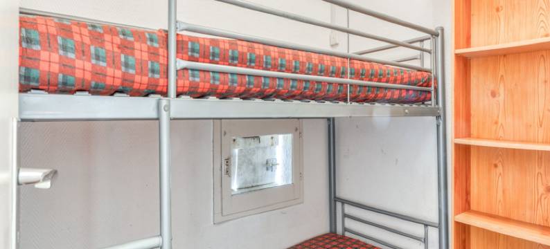 Bright Retreat by the Beach图片