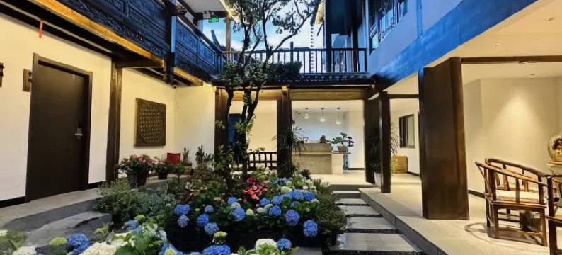 水畔居观景花园美宿(丽江古城四方街店)图片