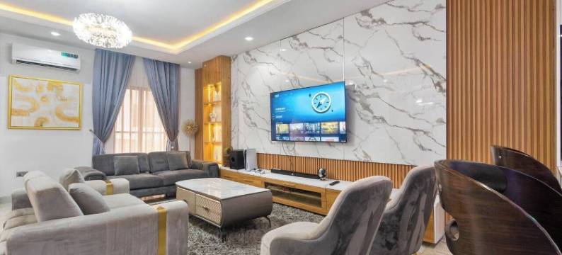 皇家庭院公寓(Royal Court Apartment)图片