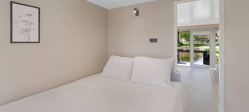 多克斯莱特船屋(Doeke Sleat Houseboat)图片