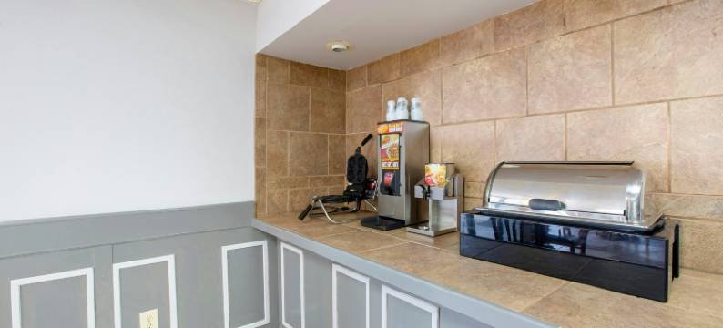 波特艾伦旅馆(Port Allen Inn)图片