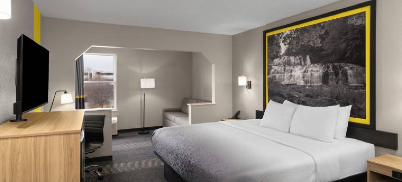 温德姆速8酒店查塔努加东/汉密尔顿广场(Super 8 by Wyndham Chattanooga East - Hamilton Place)图片