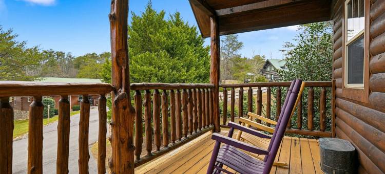 五卧室小木屋，带庭院、办公室、热水浴缸和火坑(5BR Cabin w Yard Office Hot Tub Firepit)图片