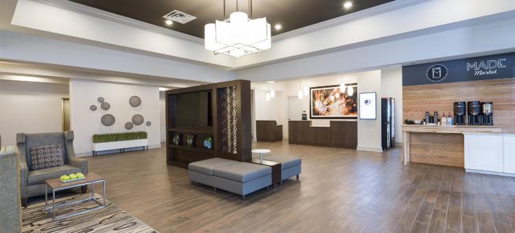 舒适草原科诺沙希尔顿逸林酒店(DoubleTree by Hilton Pleasant Prairie Kenosha)图片