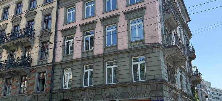 天空之家车站附近乐闻普拉茨公寓(Löwenplatz Apartment Near Station by Airhome)图片