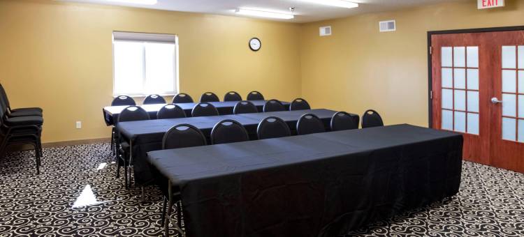 昆特品质酒店及套房沃特敦近草原湖冰场(Quality Inn & Suites Watertown Near Prairie Lakes Ice Arena)图片