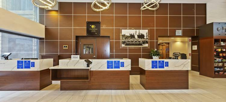 洛杉矶惠蒂尔希尔顿逸林酒店(DoubleTree by Hilton Whittier Los Angeles)图片