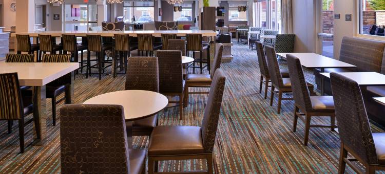 东兰辛居家酒店(Residence Inn East Lansing)图片