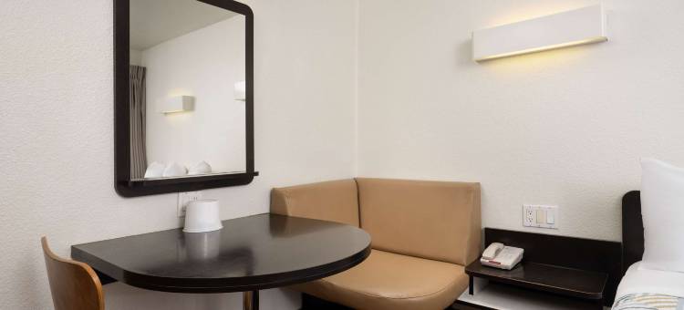 圣巴巴拉6号汽车旅馆 - 戈拉塔(Motel 6 Goleta, CA - Santa Barbara)图片