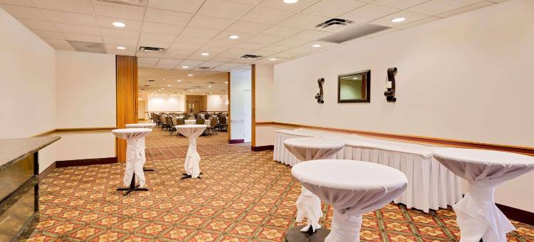 马凯特华美达酒店(Ramada by Wyndham Marquette)图片