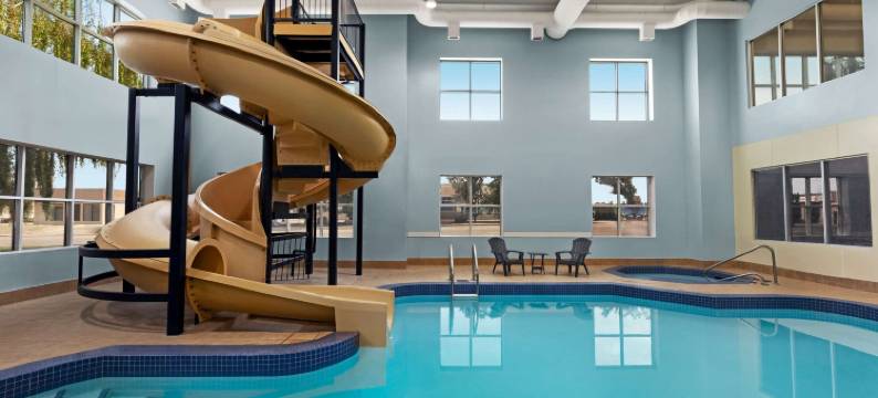 莱斯布里奇蔚景温德姆酒店(Wingate by Wyndham Lethbridge)图片