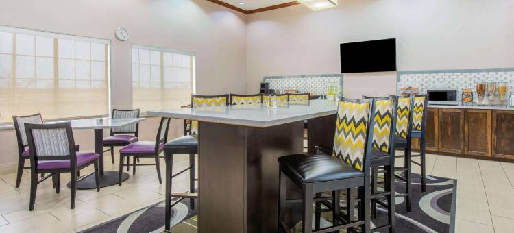 盖恩斯维尔拉昆塔温德姆套房酒店(La Quinta Inn & Suites by Wyndham Gainesville)图片