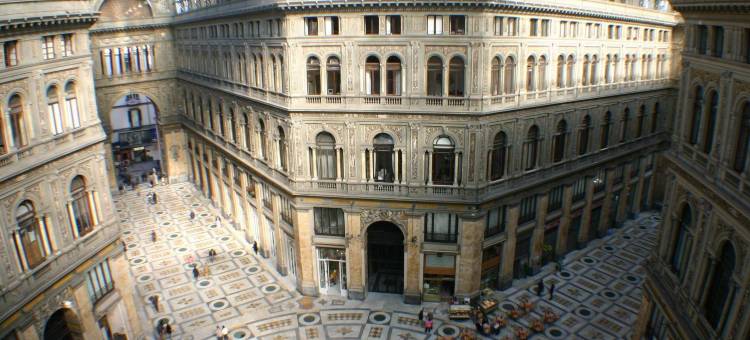 翁贝托广场艺术度假村酒店(Hotel Art Resort Galleria Umberto)图片