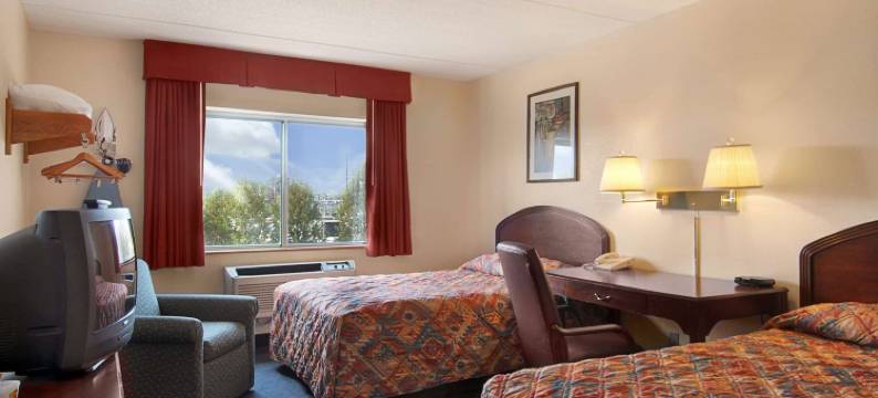 曼彻斯特机场速8酒店(Super 8 by Wyndham Manchester Airport)图片