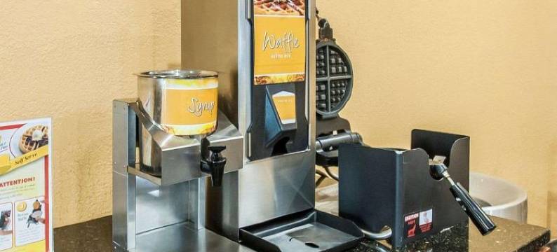 堪萨斯城I-435北凯艺套房酒店-近体育场(Quality Inn & Suites Kansas City I-435N Near Sports Complex)图片