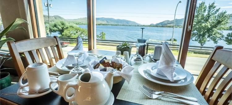 Holiday Inn & Suites 奥索尤斯(Holiday Inn & Suites OSOYOOS by IHG)图片