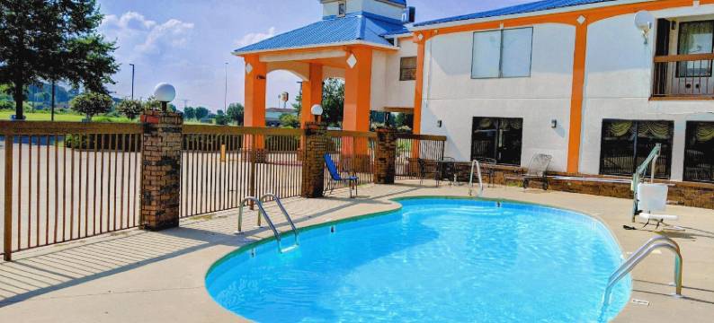 品质酒店及套房迪凯特 - 普莱斯维尔 I-65(Quality Inn & Suites Decatur Priceville I-65)图片