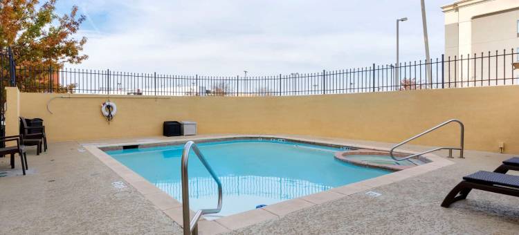 舒适套房酒店-西达拉斯科克雷尔山(Comfort Suites West Dallas - Cockrell Hill)图片