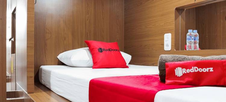 RedDoorz Hostel Near Mall Boxies 123图片